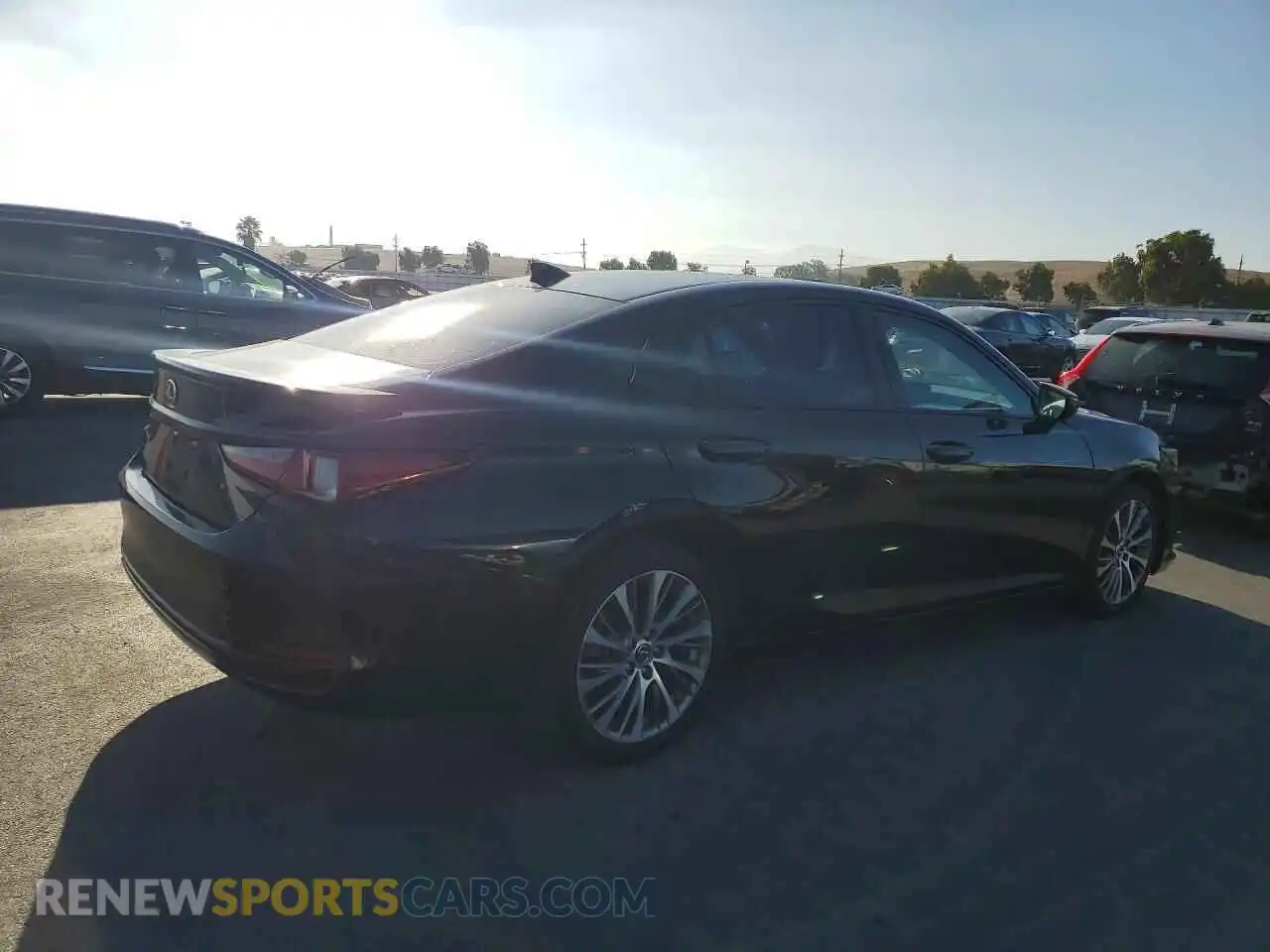 3 Photograph of a damaged car 58ADA1C16MU003674 LEXUS ES300 2021
