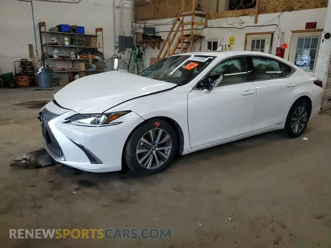 1 Photograph of a damaged car 58ADA1C16MU004551 LEXUS ES300 2021