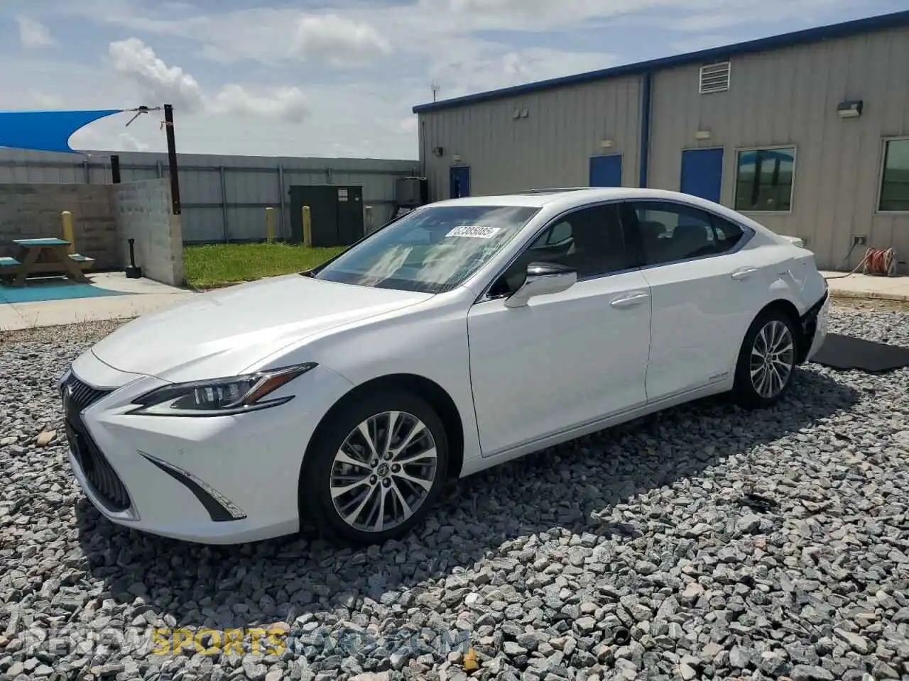 1 Photograph of a damaged car 58ADA1C16MU011922 LEXUS ES300 2021