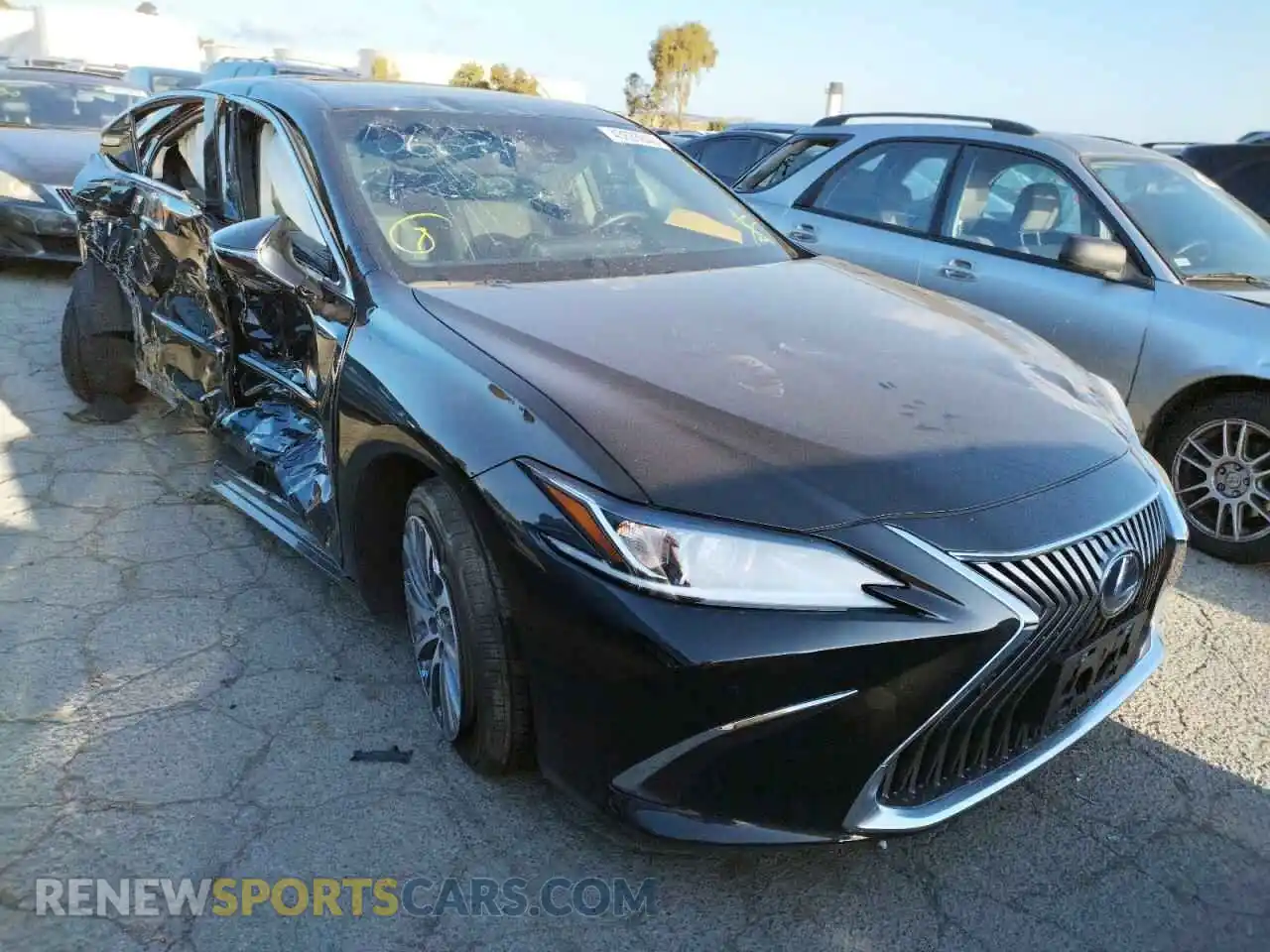 1 Photograph of a damaged car 58ADA1C17MU008799 LEXUS ES300 2021