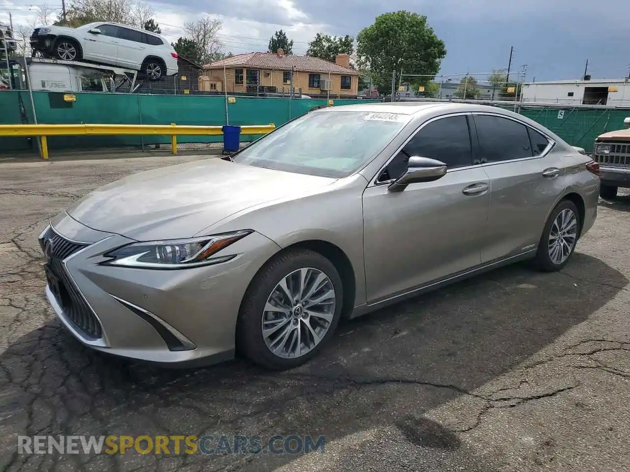 1 Photograph of a damaged car 58ADA1C18MU003157 LEXUS ES300 2021