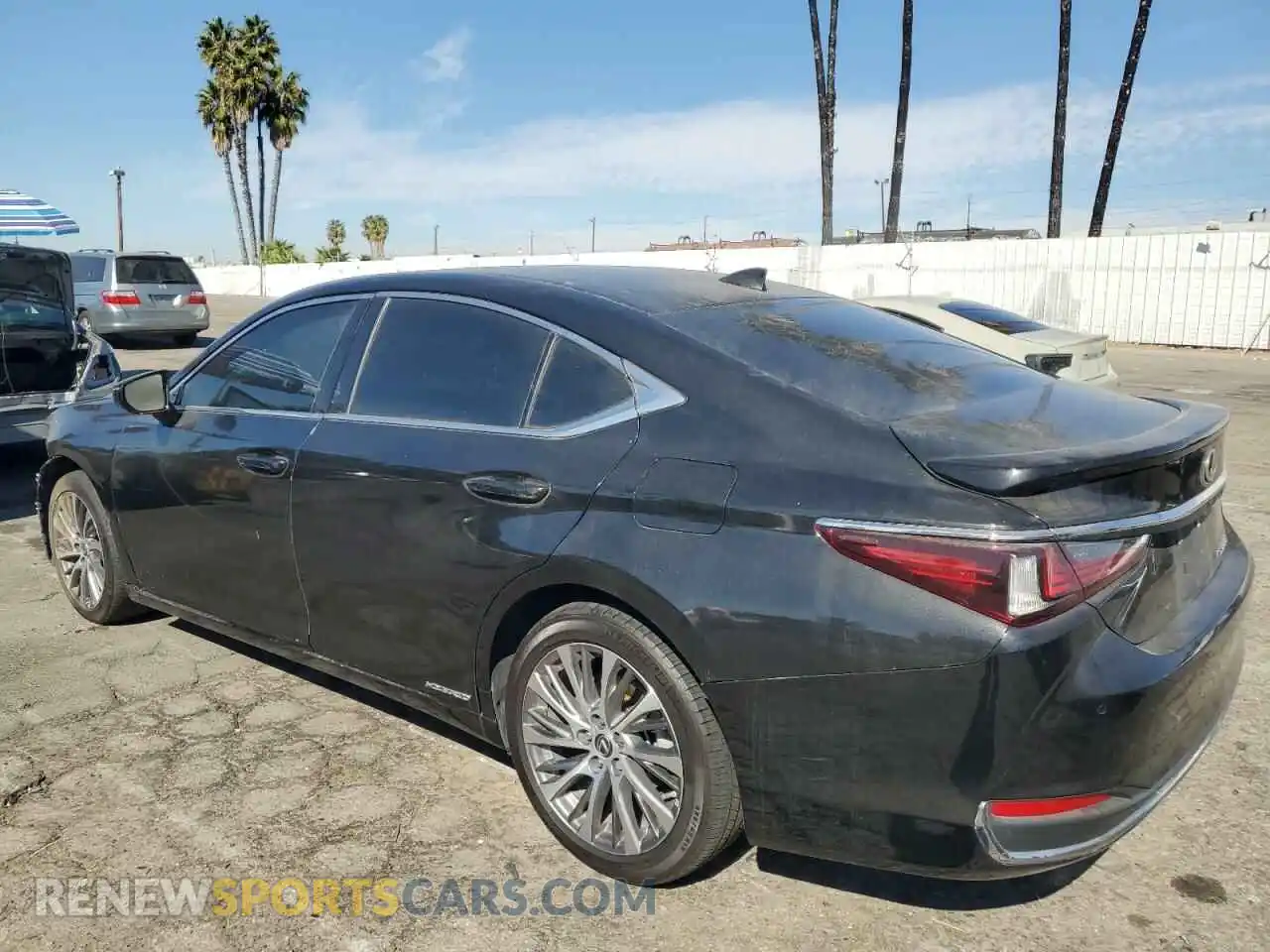 2 fotografías del automóvil dañado 58ADA1C19MU001613 LEXUS ES300 2021