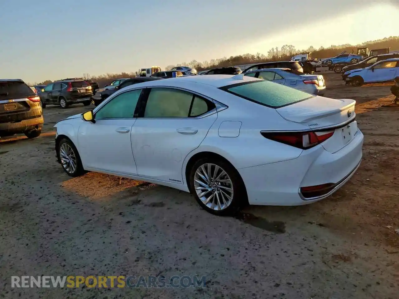 2 Photograph of a damaged car 58AEA1C1XMU012897 LEXUS ES300 2021