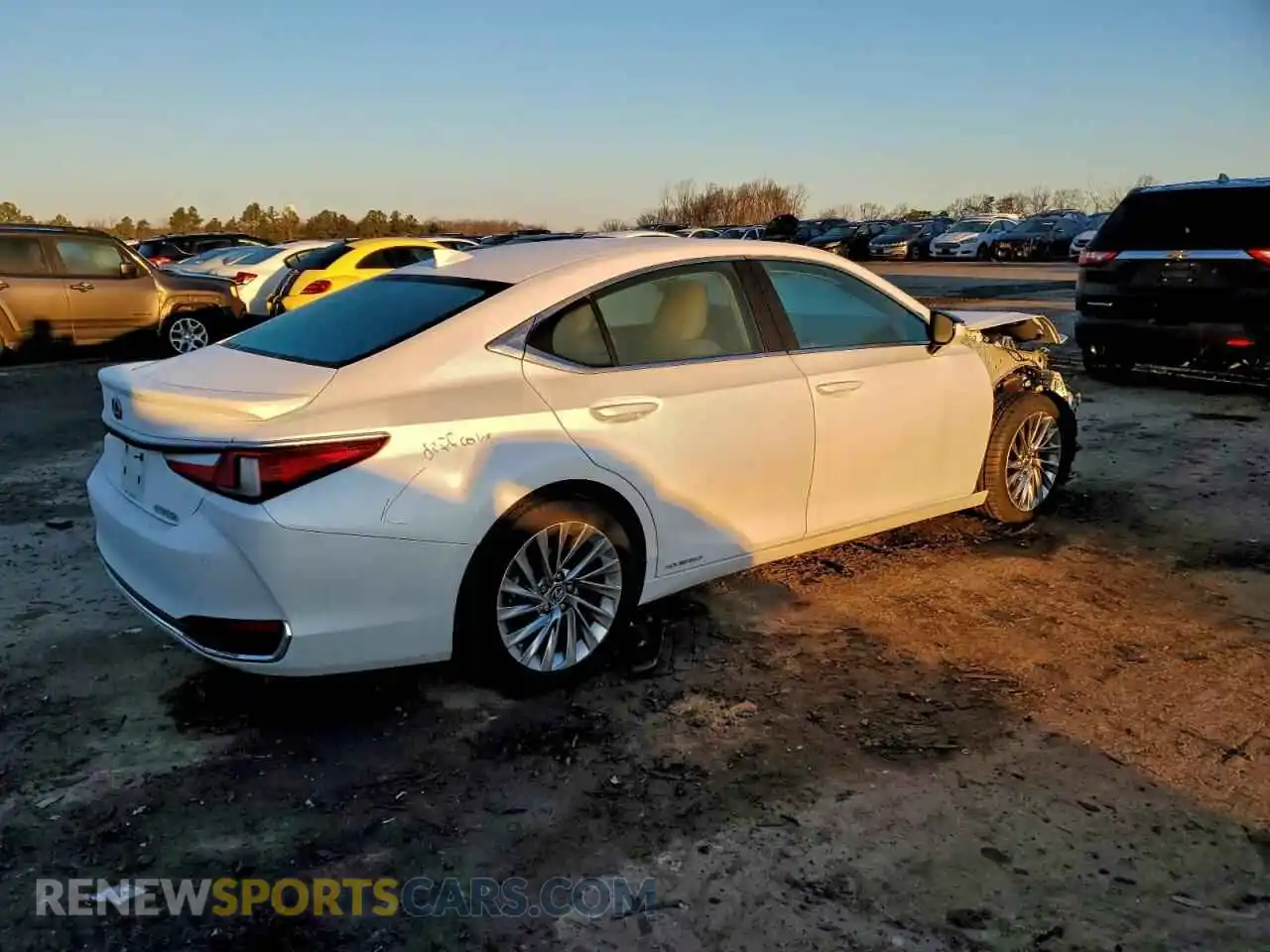 3 Photograph of a damaged car 58AEA1C1XMU012897 LEXUS ES300 2021