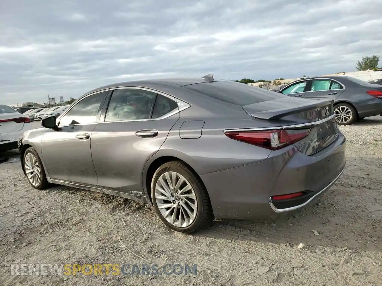 2 fotografías del automóvil dañado 58AFA1C13MU002880 LEXUS ES300 2021