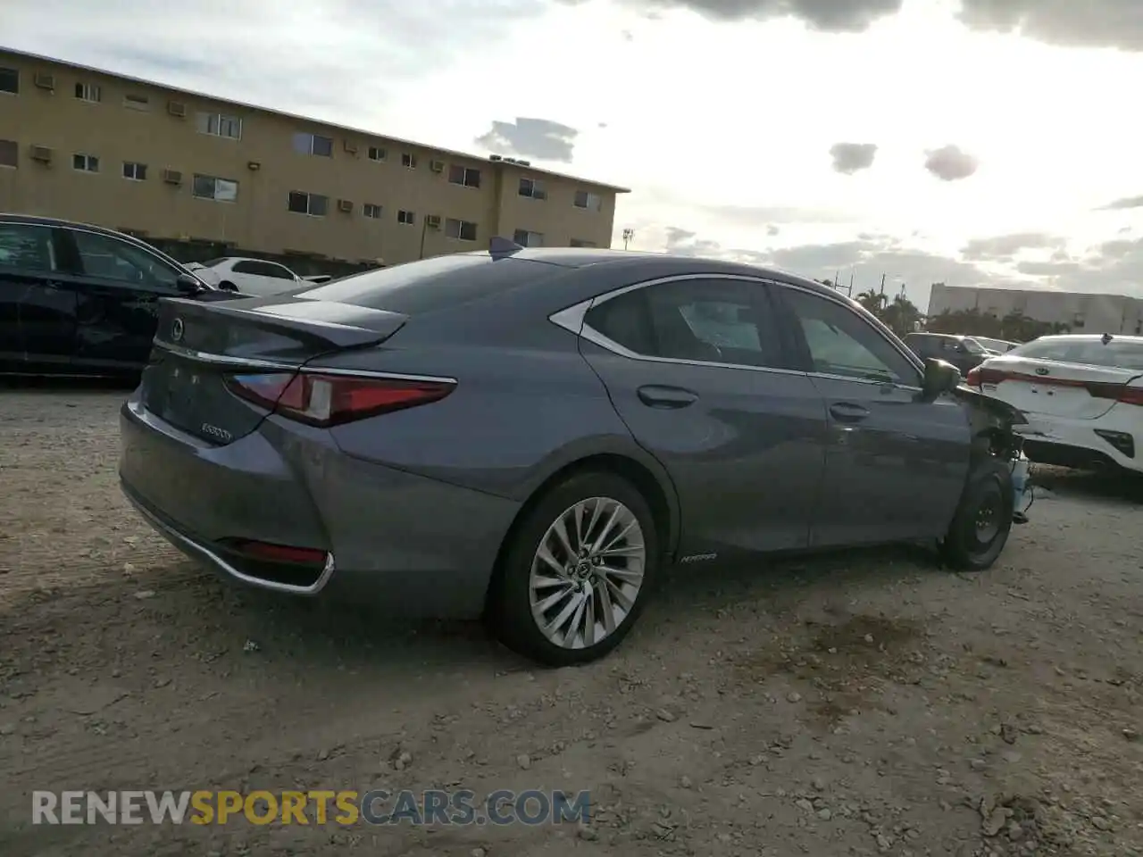 3 fotografías del automóvil dañado 58AFA1C13MU002880 LEXUS ES300 2021