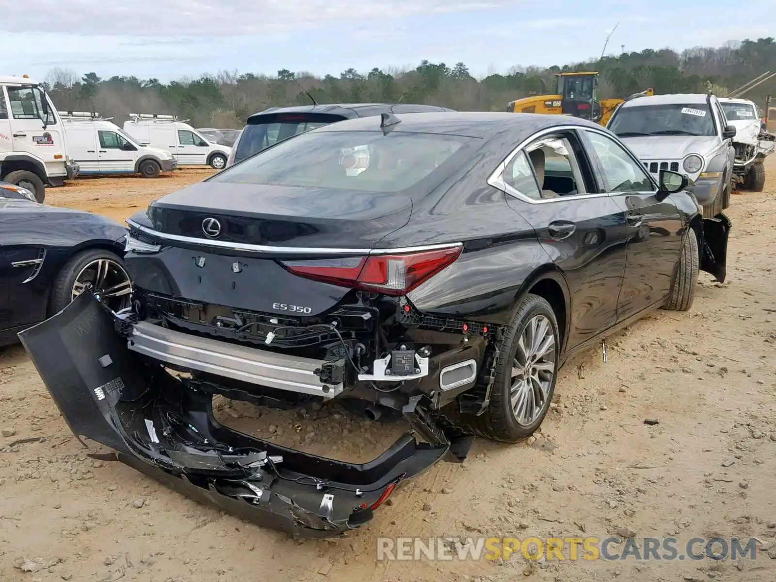 4 Photograph of a damaged car 58ABZ1B10KU009582 LEXUS ES350 2019