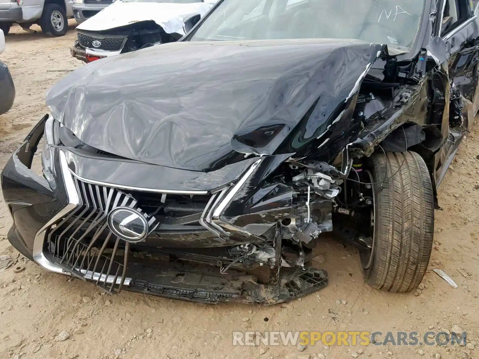 9 Photograph of a damaged car 58ABZ1B10KU009582 LEXUS ES350 2019