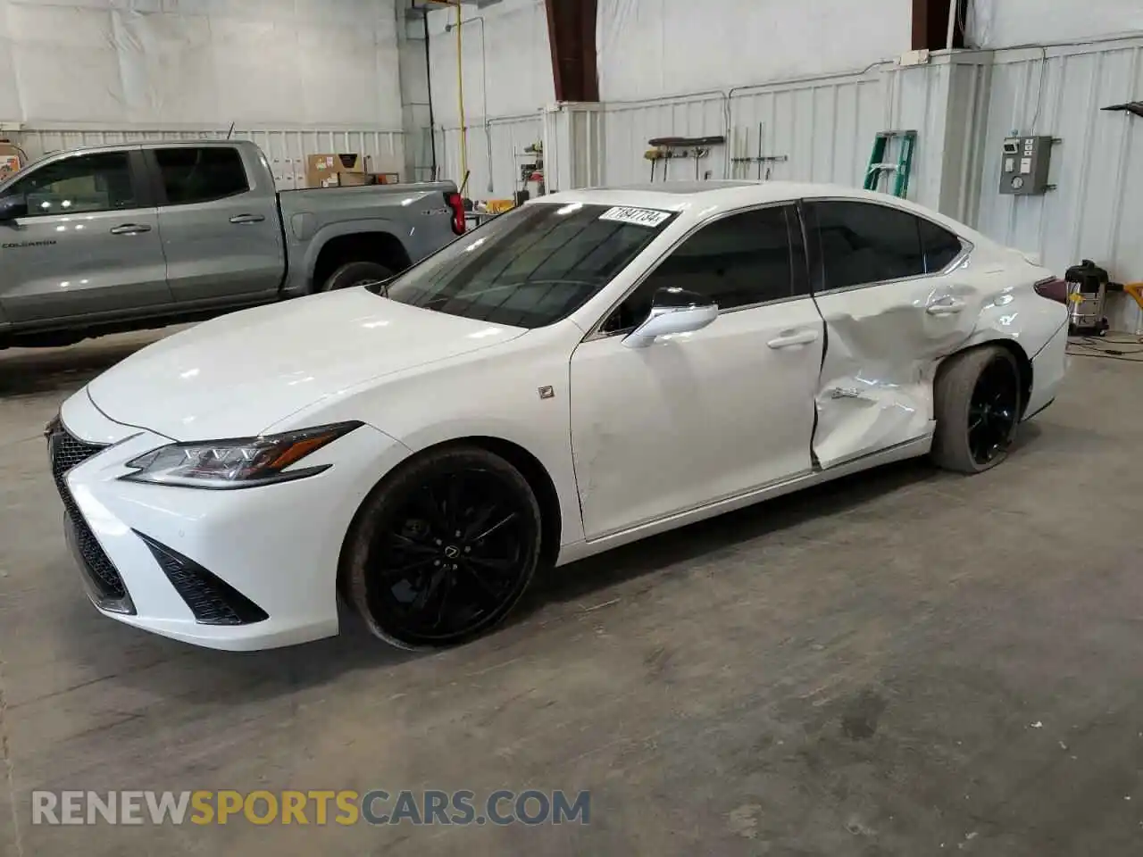 1 Photograph of a damaged car 58ABZ1B10KU011817 LEXUS ES350 2019