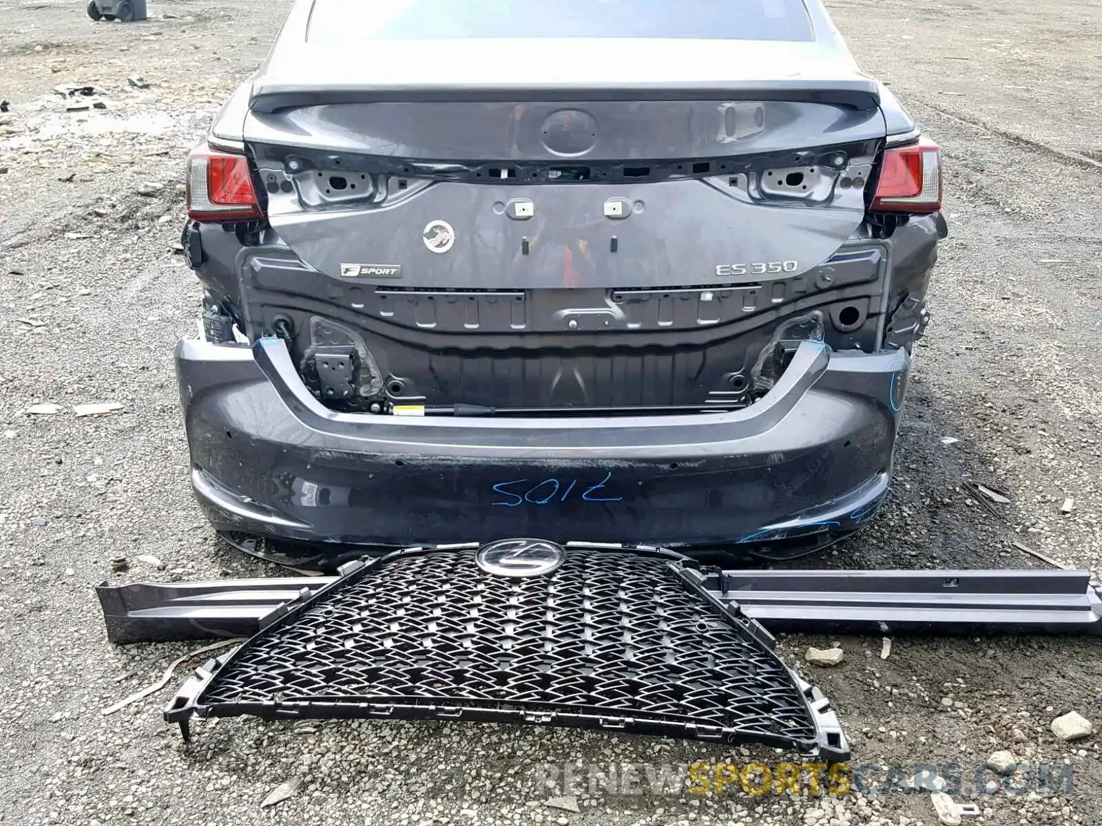 9 Photograph of a damaged car 58ABZ1B11KU016377 LEXUS ES350 2019