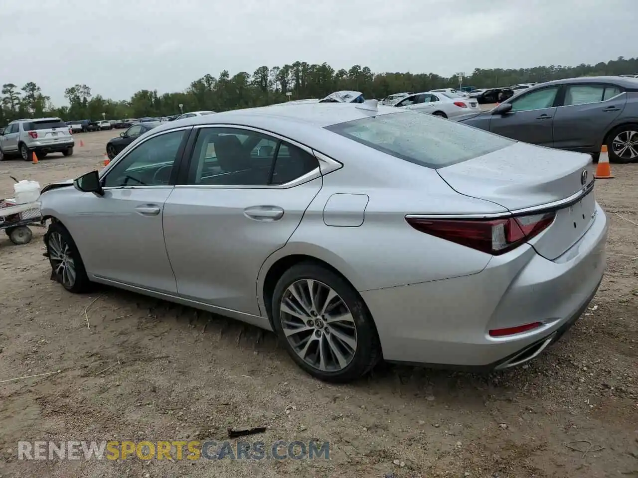 2 Фотография поврежденного автомобиля 58ABZ1B13KU033892 LEXUS ES350 2019