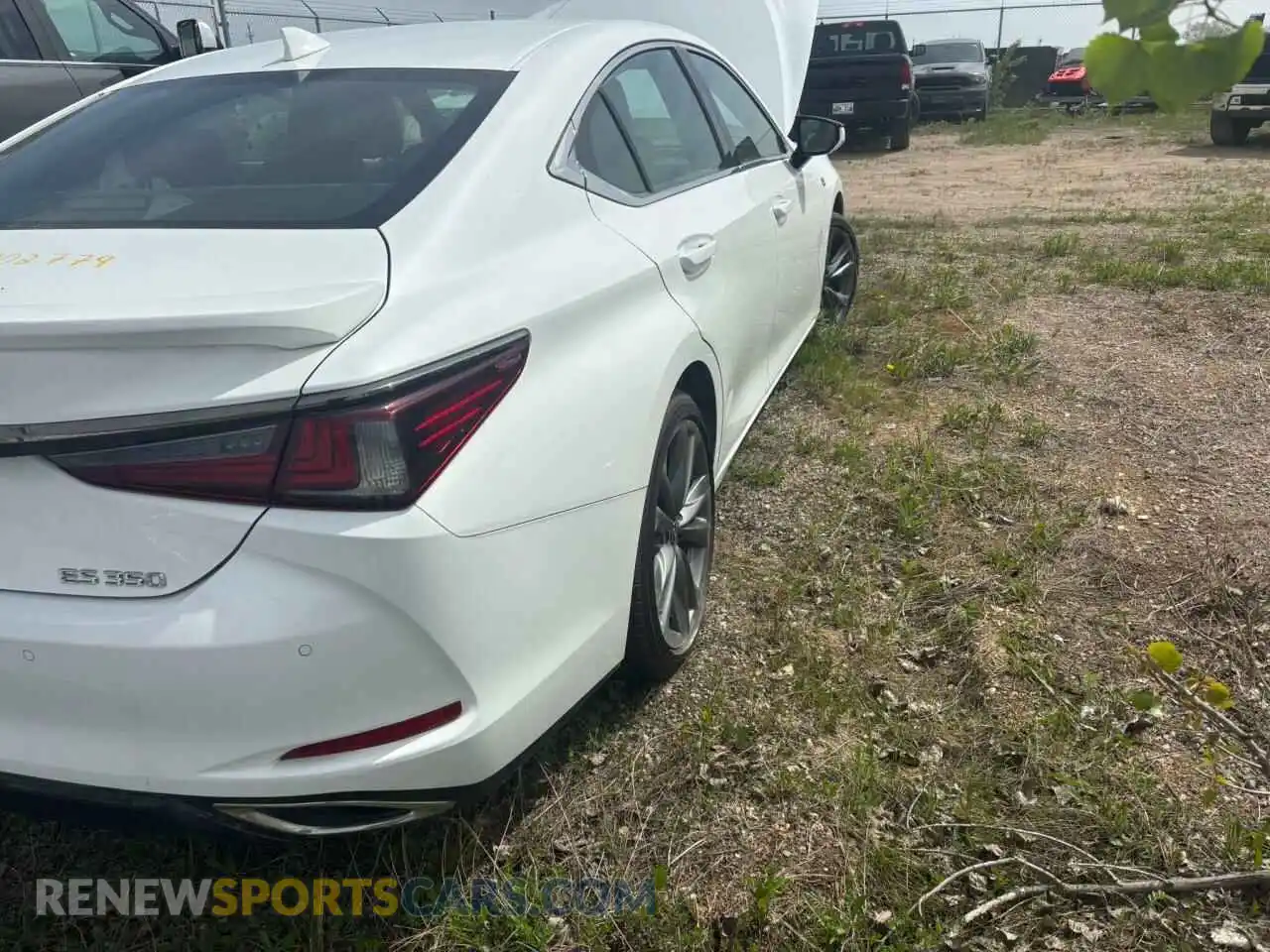 3 Photograph of a damaged car 58ABZ1B16KU002779 LEXUS ES350 2019
