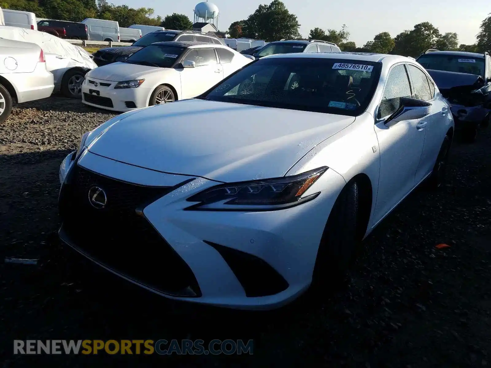 2 Photograph of a damaged car 58ABZ1B16KU032073 LEXUS ES350 2019