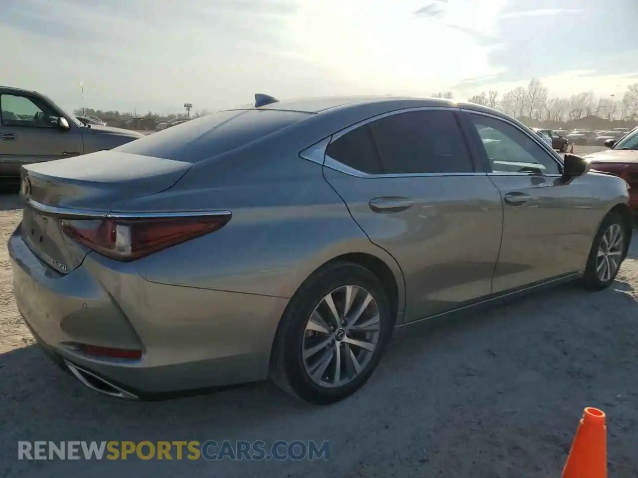 3 Photograph of a damaged car 58ABZ1B17KU022751 LEXUS ES350 2019