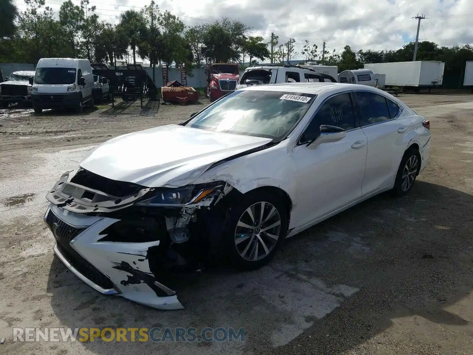 2 Photograph of a damaged car 58ABZ1B18KU018918 LEXUS ES350 2019