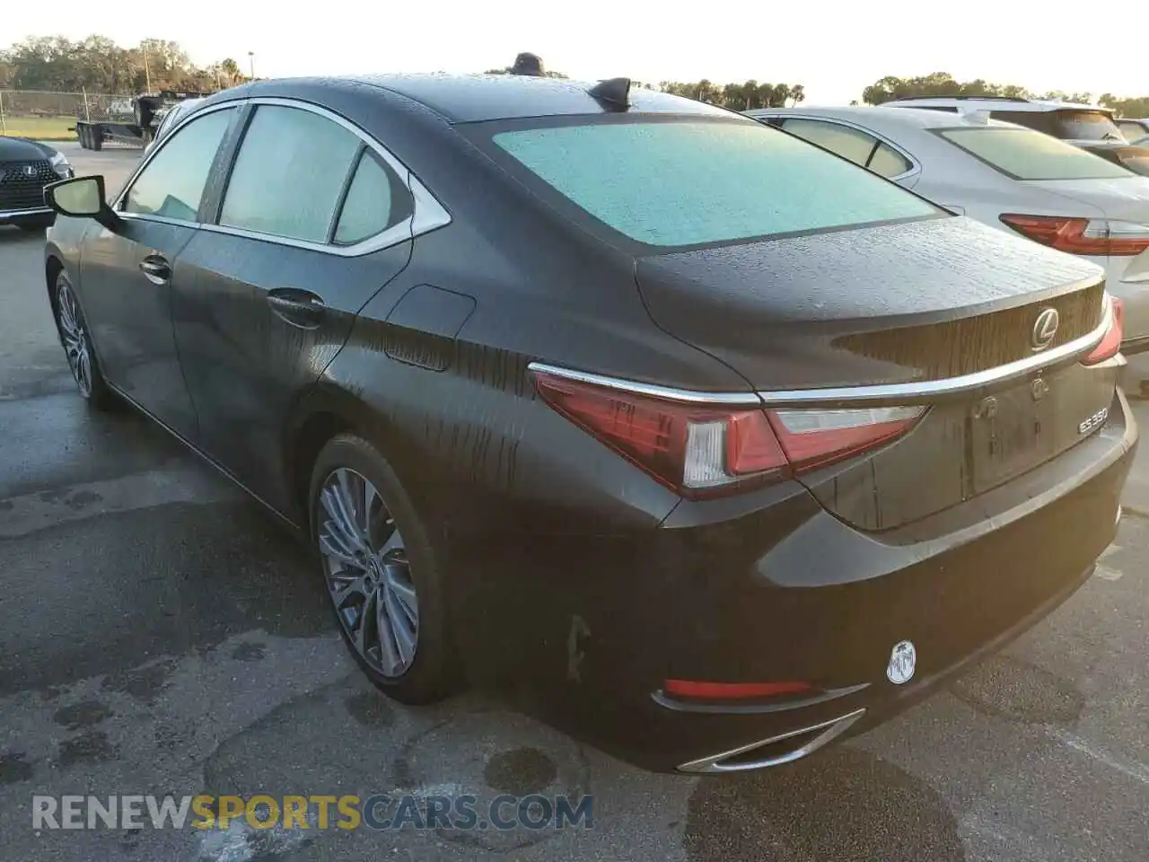 3 Photograph of a damaged car 58ABZ1B19KU008561 LEXUS ES350 2019