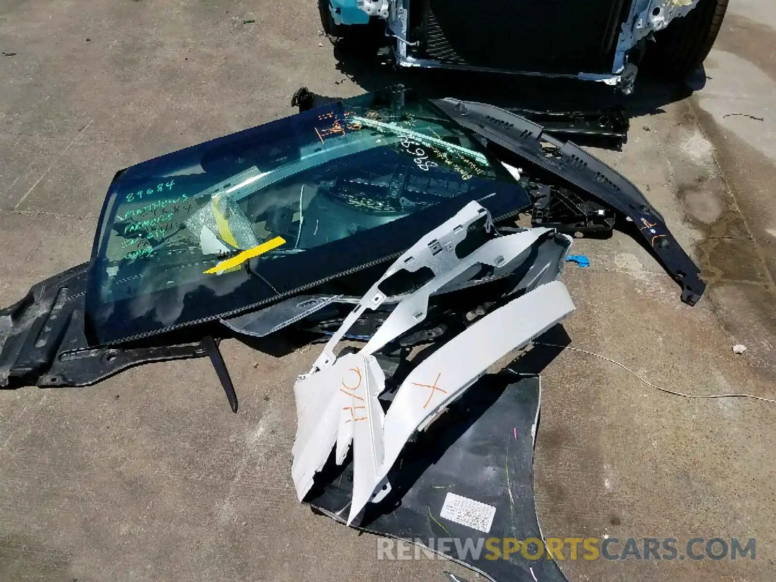 9 Photograph of a damaged car 58ABZ1B19KU032908 LEXUS ES350 2019