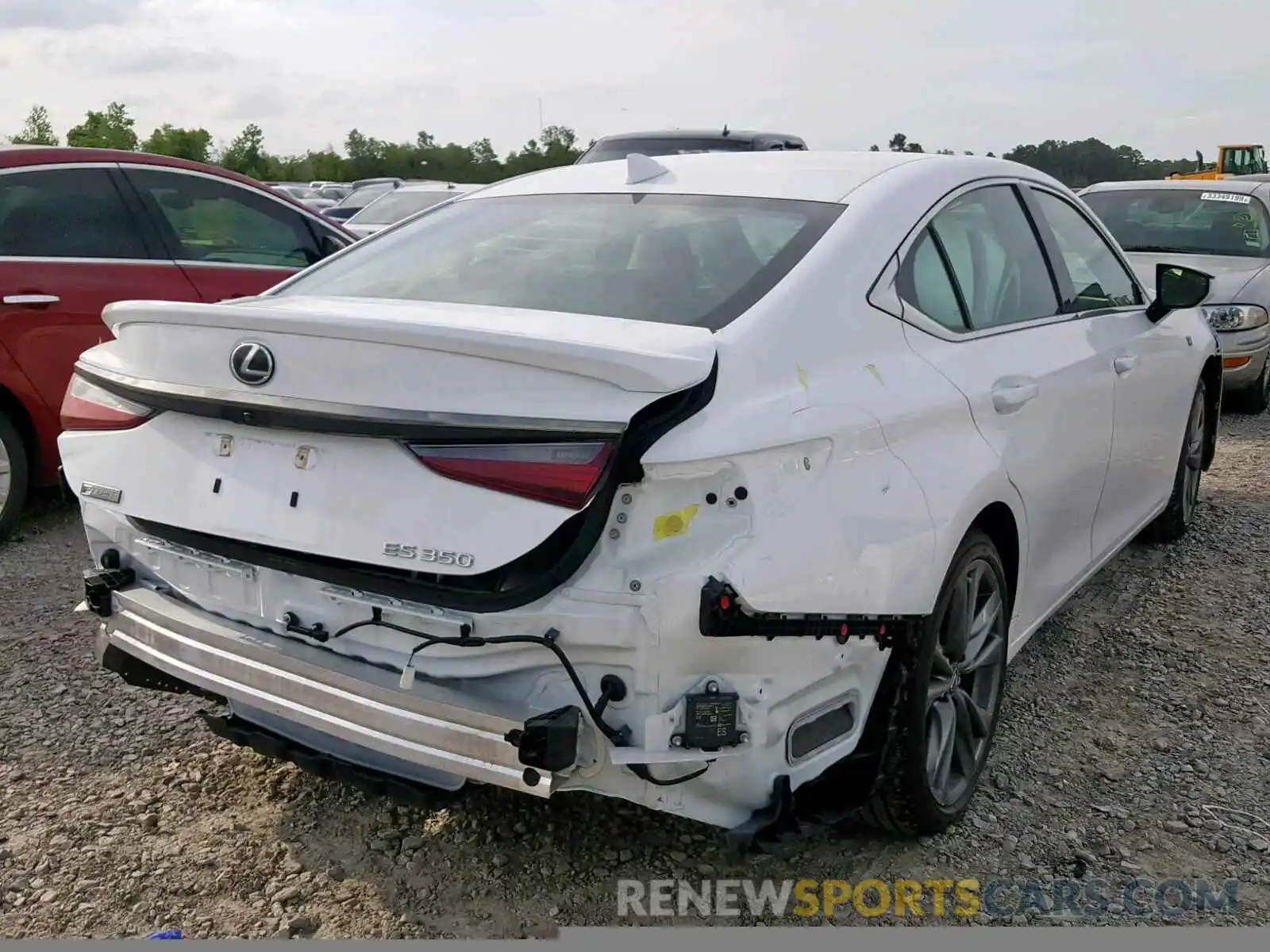 4 Photograph of a damaged car 58ABZ1B1XKU003966 LEXUS ES350 2019
