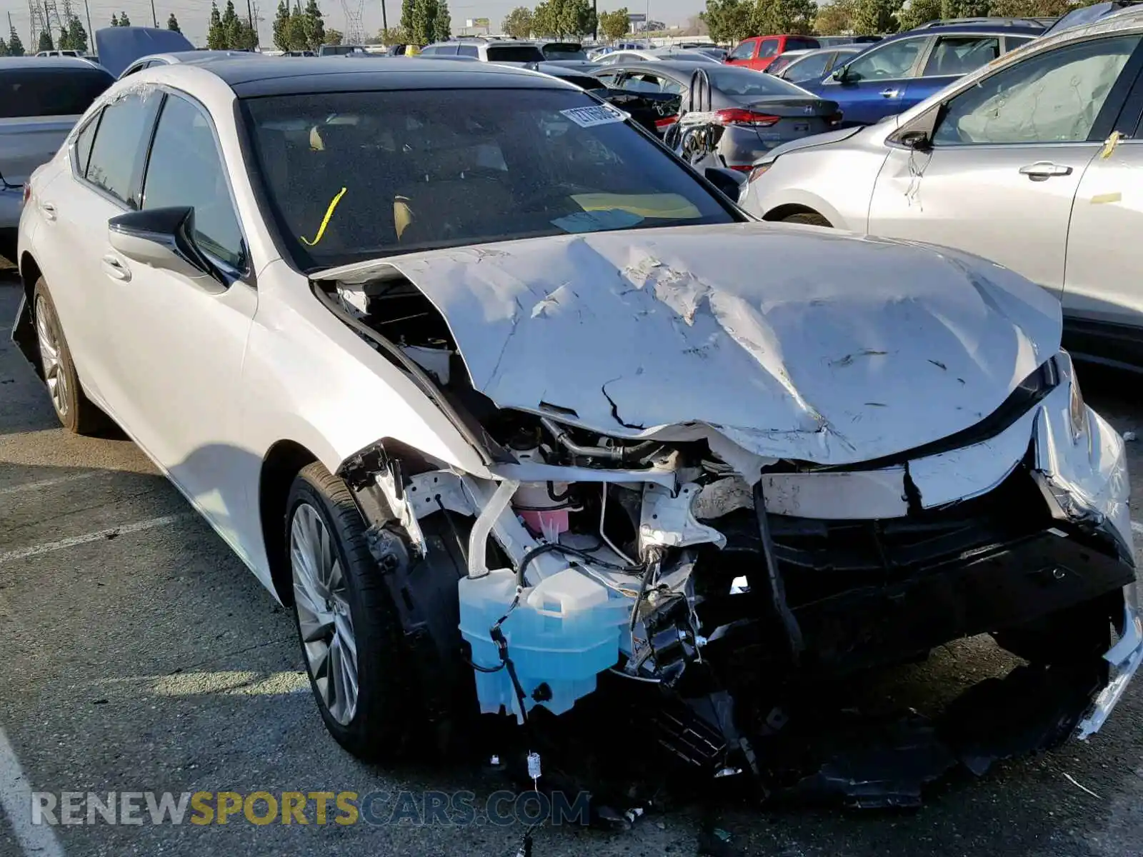 1 Photograph of a damaged car 58ABZ1B1XKU007323 LEXUS ES350 2019