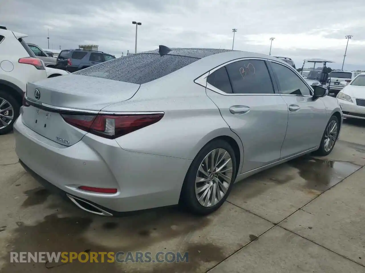 3 Photograph of a damaged car 58ABZ1B1XKU036661 LEXUS ES350 2019