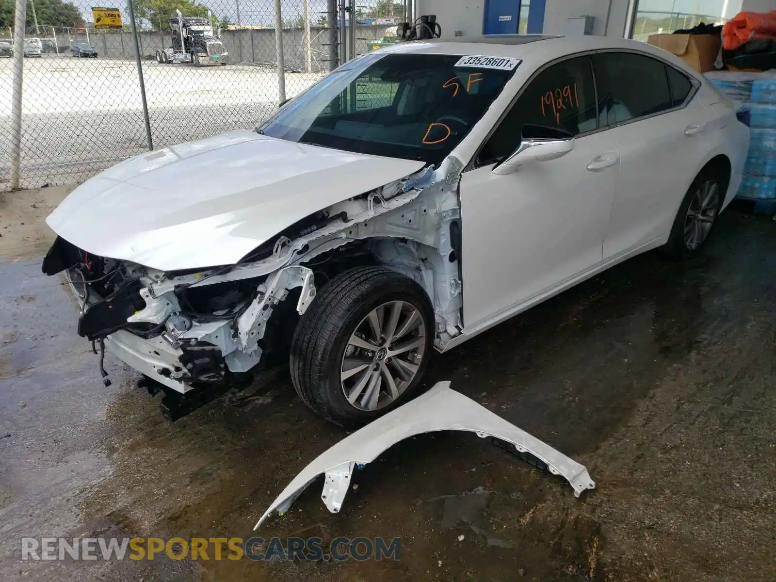 2 Photograph of a damaged car 58ACZ1B15LU053888 LEXUS ES350 2020
