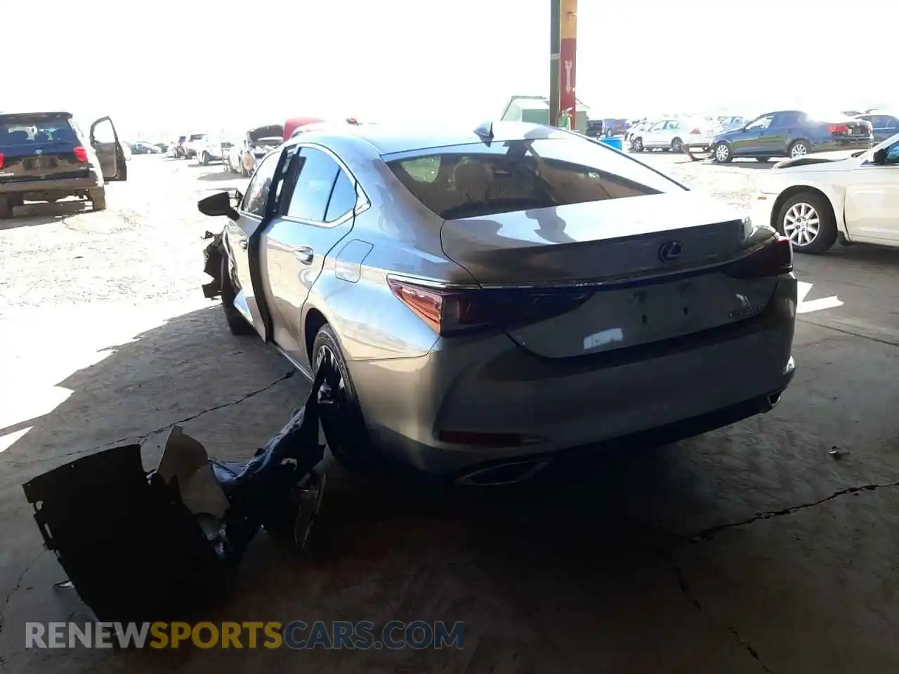 3 Photograph of a damaged car 58ACZ1B19LU052405 LEXUS ES350 2020