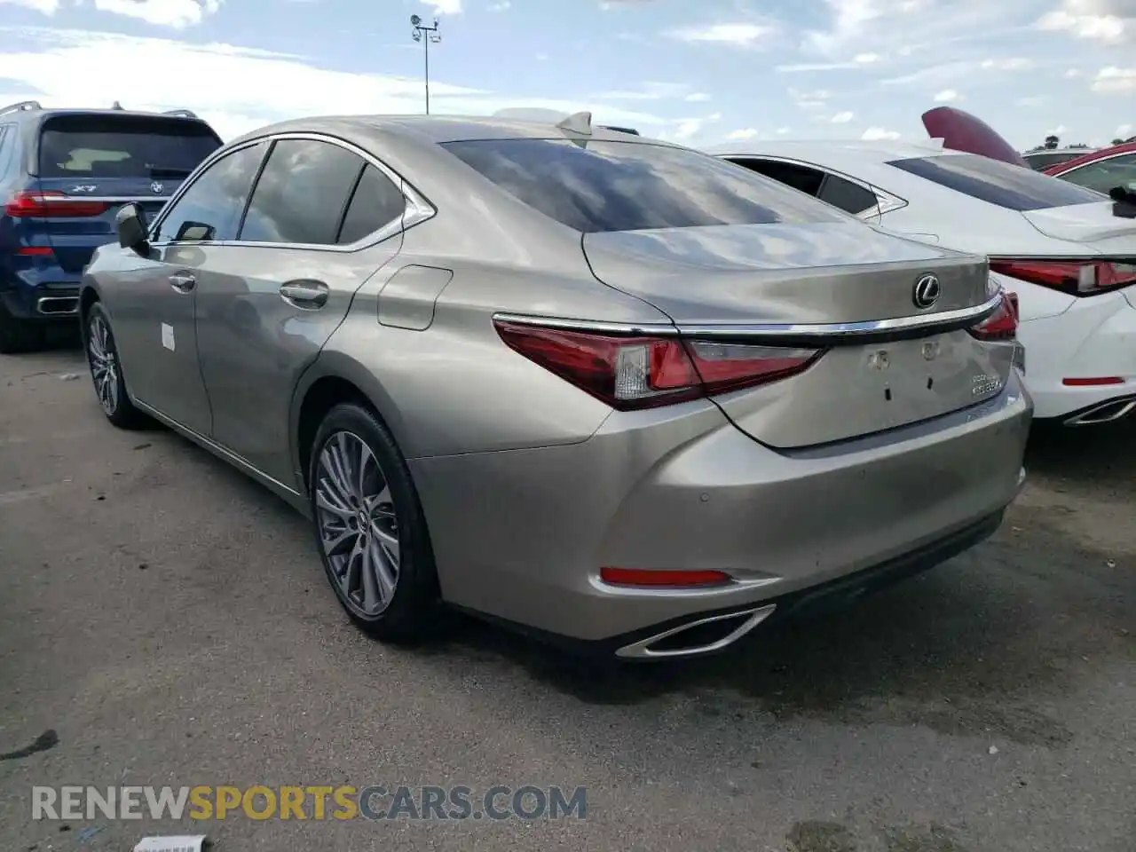3 Photograph of a damaged car 58ADZ1B10LU063801 LEXUS ES350 2020