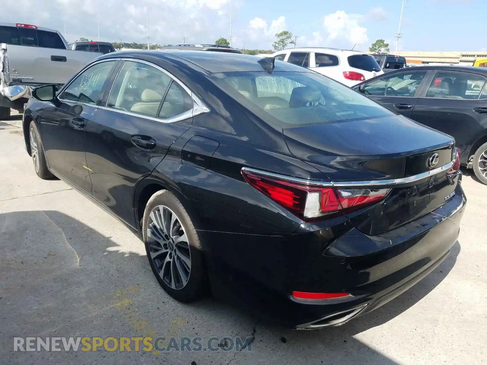 3 fotografías del automóvil dañado 58ADZ1B11LU055691 LEXUS ES350 2020