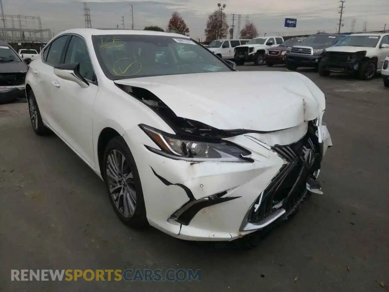 1 Photograph of a damaged car 58ADZ1B11LU065976 LEXUS ES350 2020