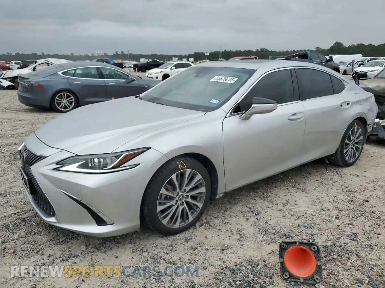 1 Photograph of a damaged car 58ADZ1B12LU075349 LEXUS ES350 2020