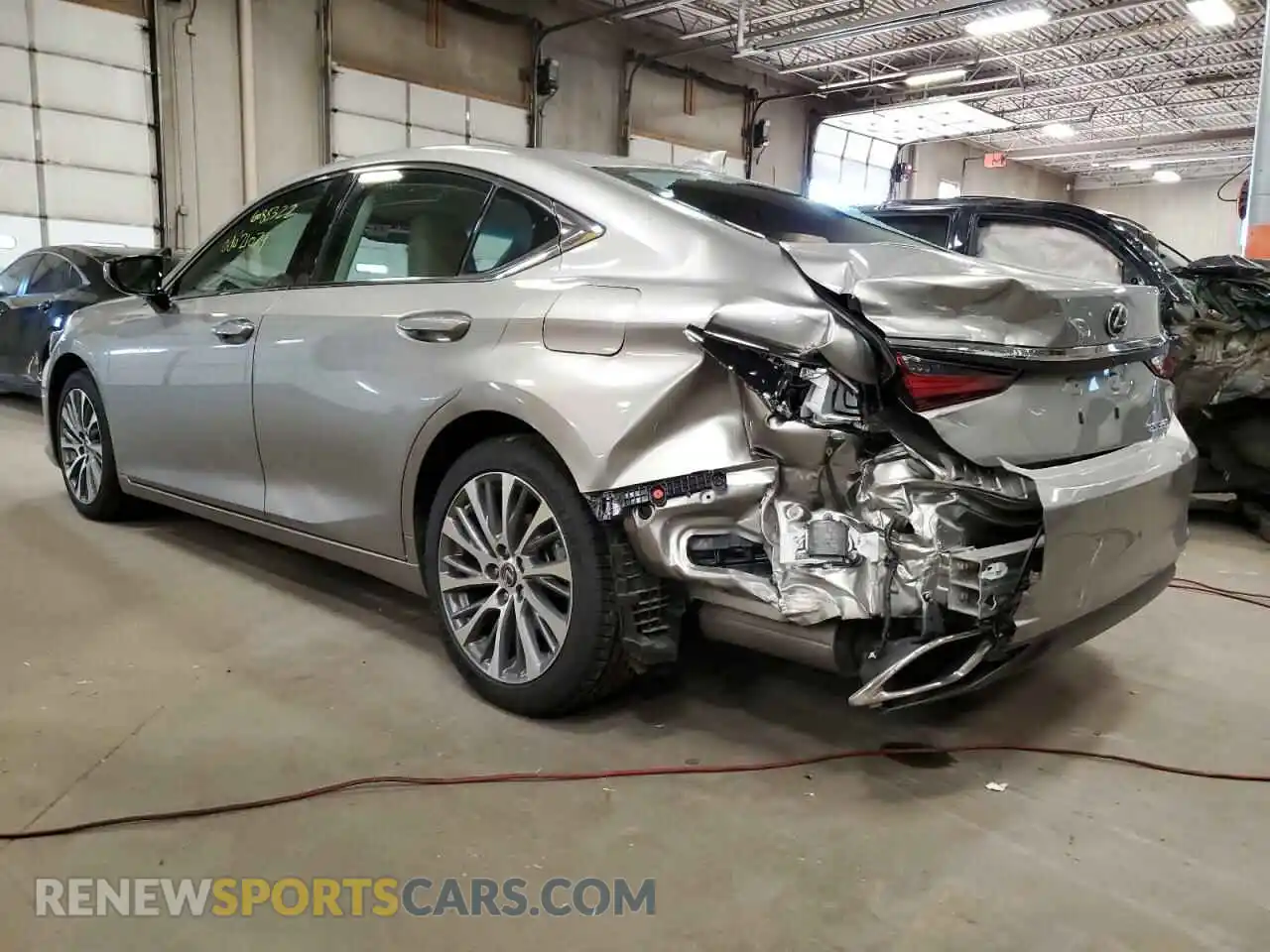 3 fotografías del automóvil dañado 58ADZ1B13LU076638 LEXUS ES350 2020