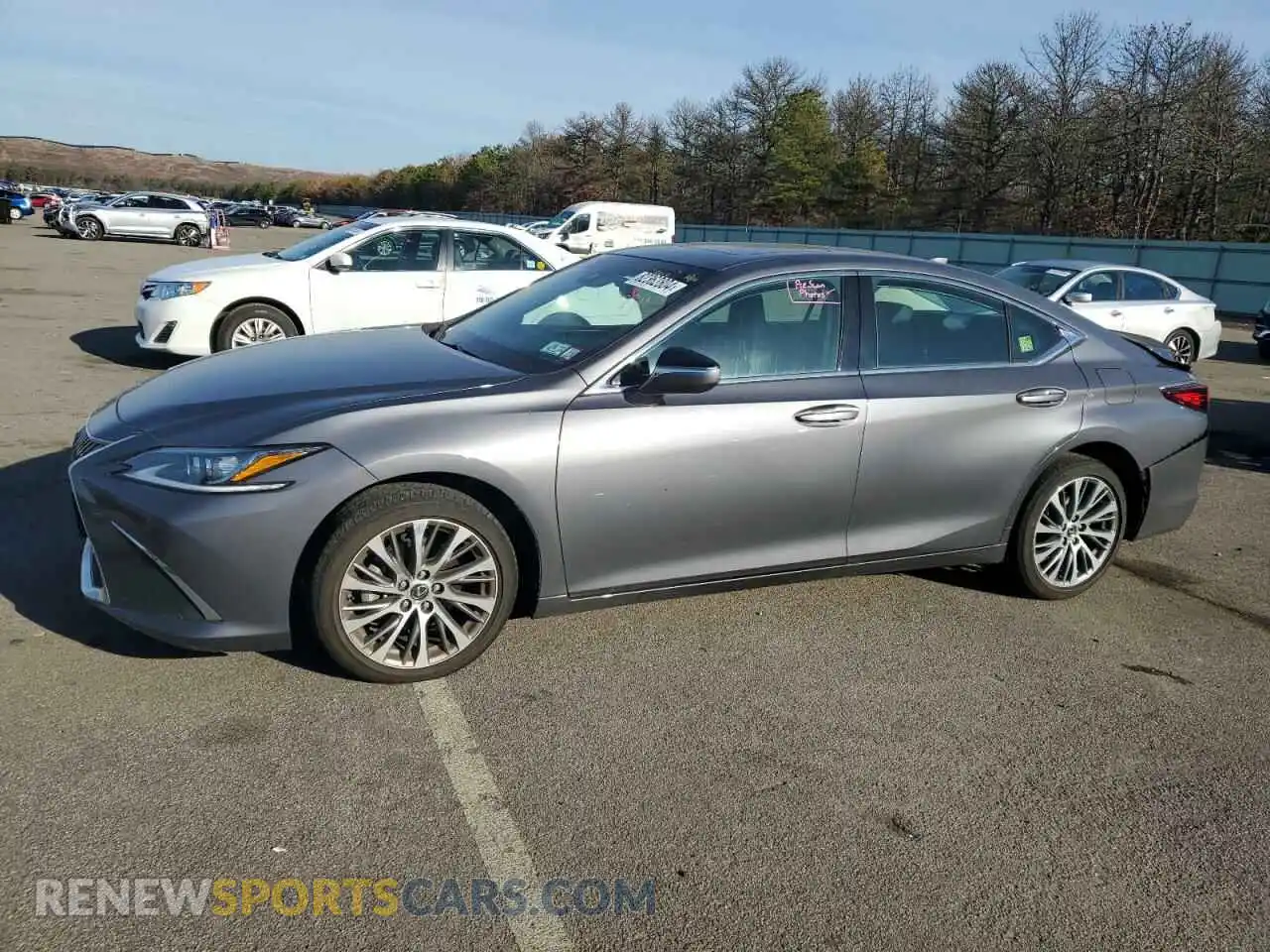 1 Photograph of a damaged car 58ADZ1B14LU067866 LEXUS ES350 2020