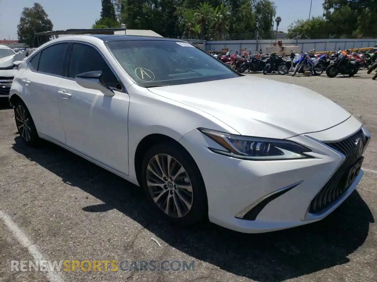 1 Photograph of a damaged car 58ADZ1B15LU059825 LEXUS ES350 2020