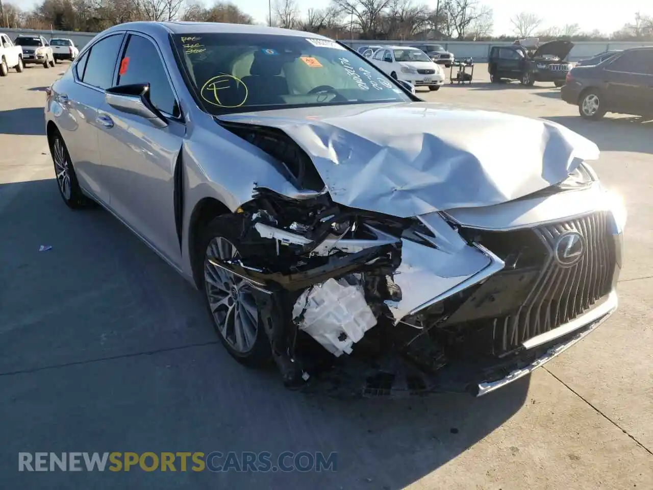 1 Photograph of a damaged car 58ADZ1B16LU052897 LEXUS ES350 2020