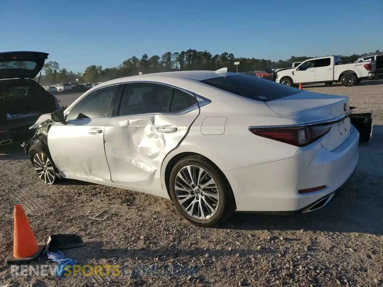 2 Photograph of a damaged car 58ADZ1B16LU075564 LEXUS ES350 2020