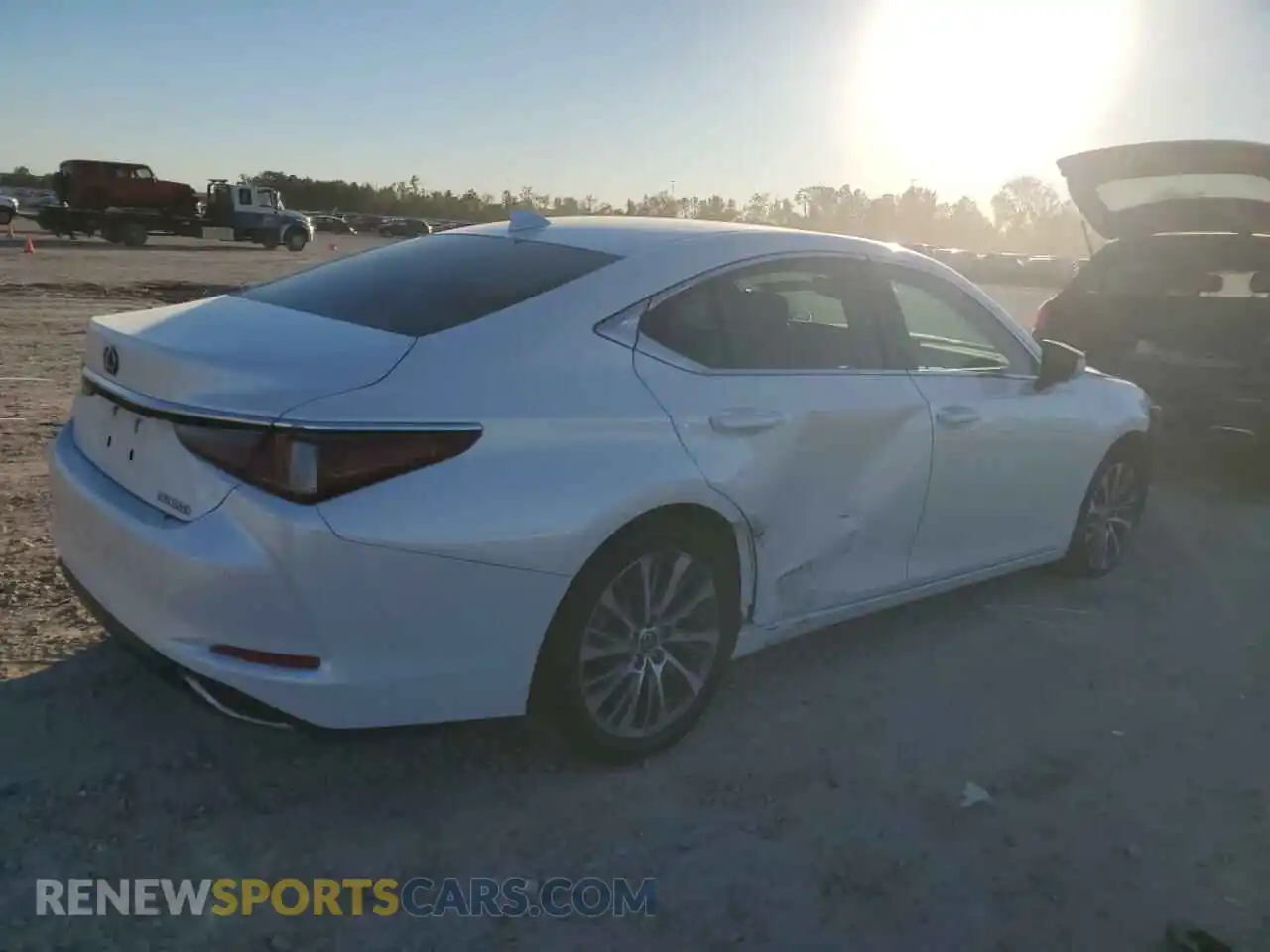 3 Photograph of a damaged car 58ADZ1B16LU075564 LEXUS ES350 2020