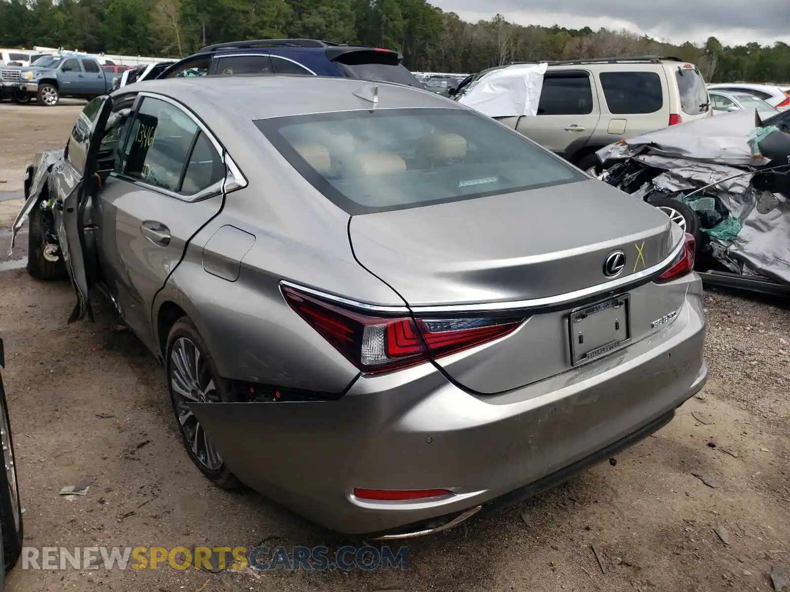 3 Photograph of a damaged car 58ADZ1B16LU078125 LEXUS ES350 2020