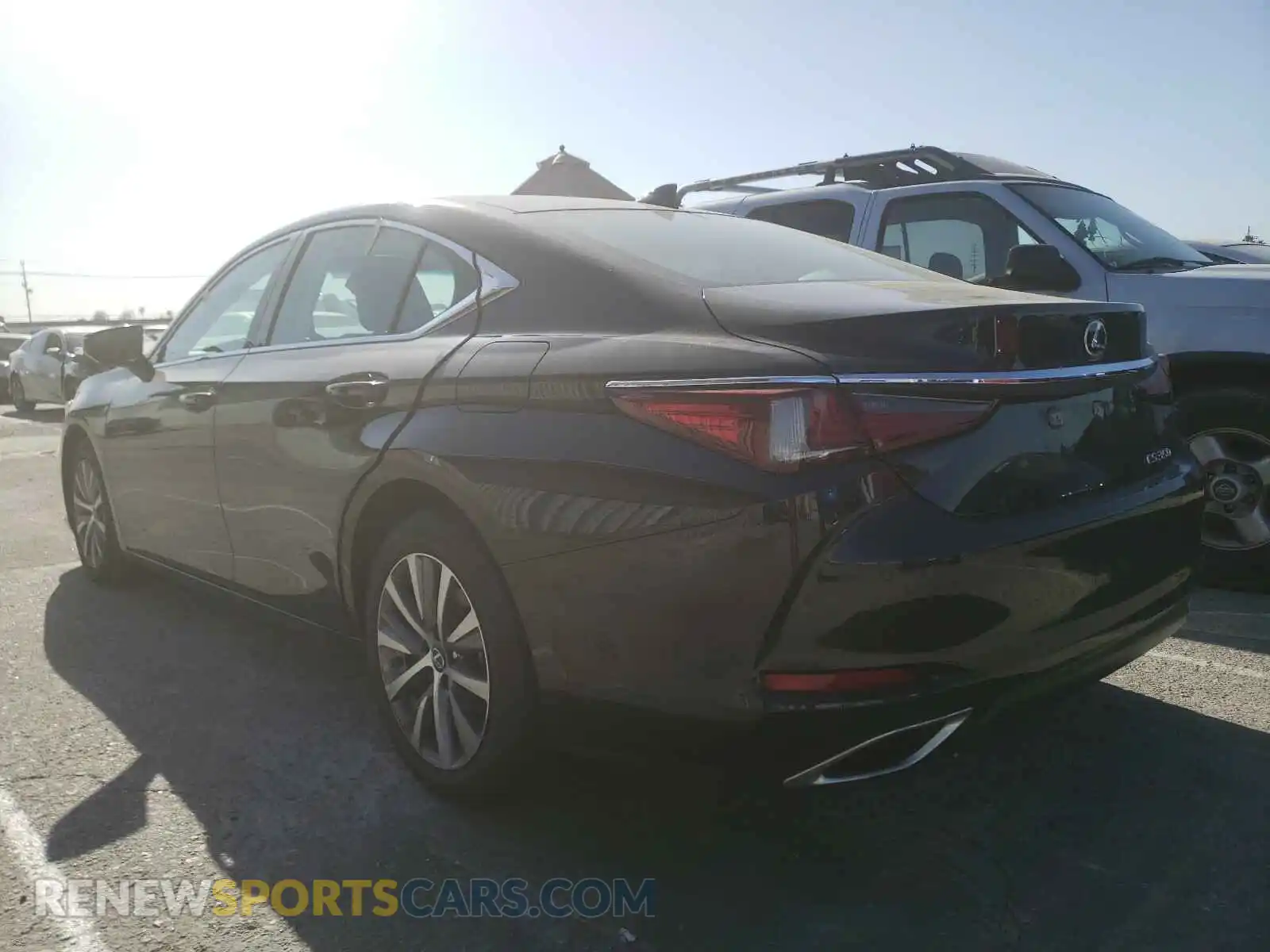 3 Photograph of a damaged car 58ADZ1B17LU056537 LEXUS ES350 2020