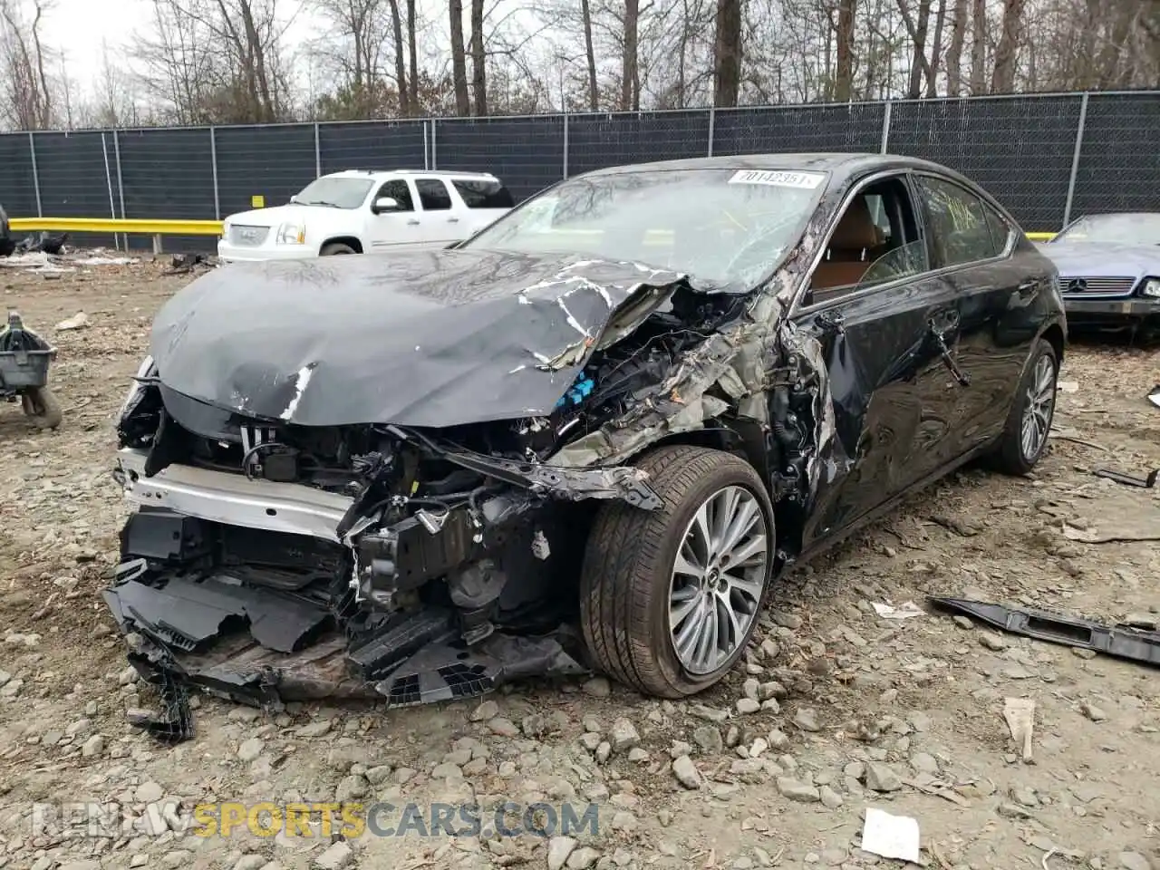 2 fotografías del automóvil dañado 58ADZ1B18LU053405 LEXUS ES350 2020