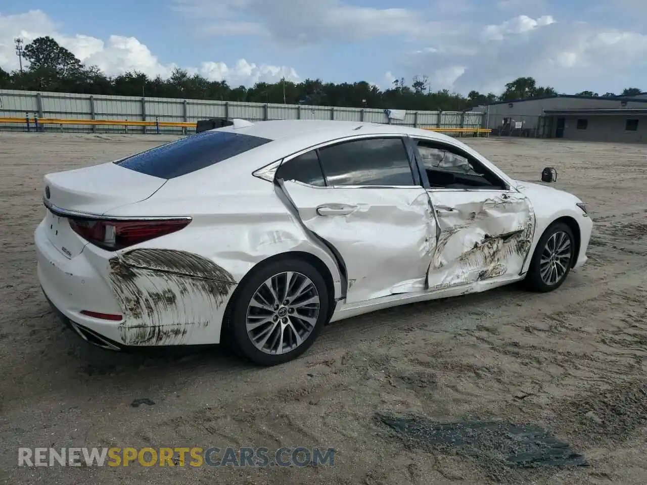 3 Photograph of a damaged car 58ADZ1B18LU079969 LEXUS ES350 2020