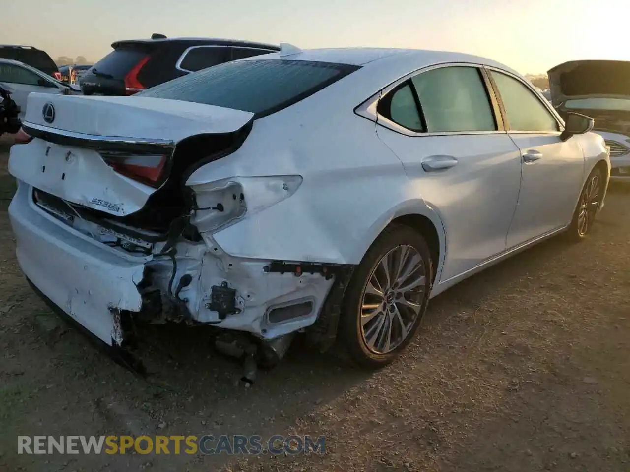 3 Photograph of a damaged car 58ADZ1B19LU058144 LEXUS ES350 2020