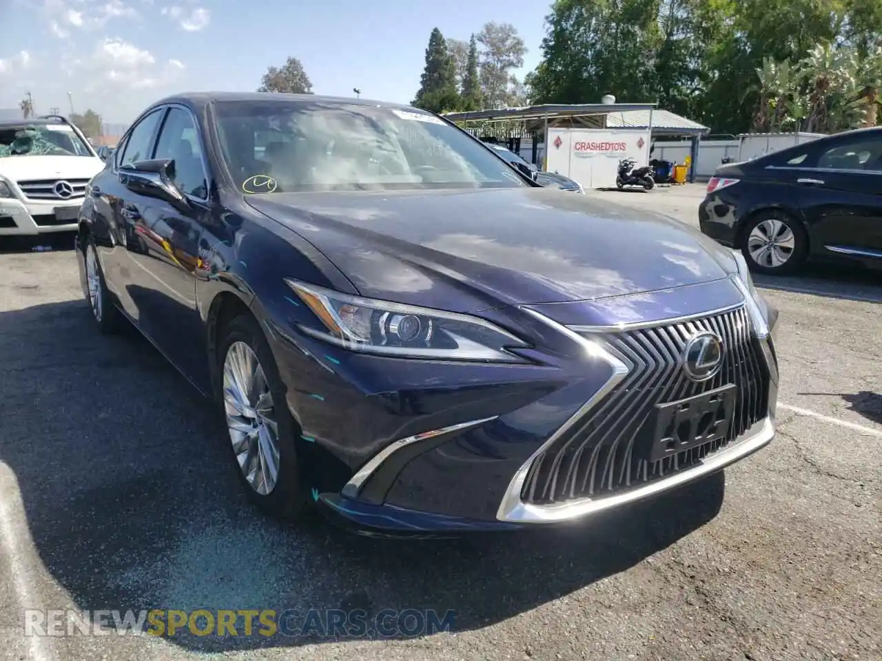 1 Photograph of a damaged car 58AEZ1B17LU057708 LEXUS ES350 2020