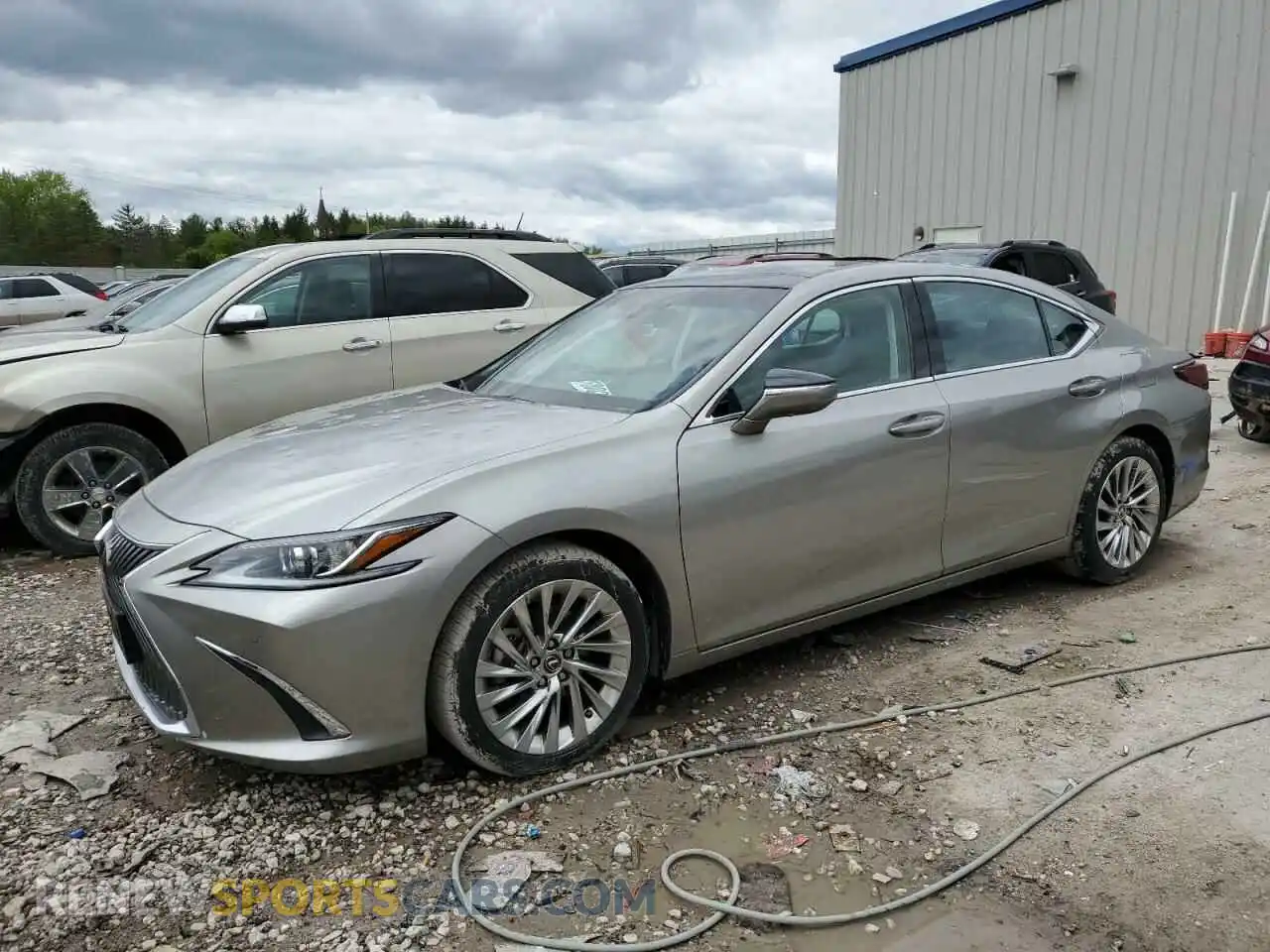 1 Photograph of a damaged car 58AEZ1B18LU073576 LEXUS ES350 2020