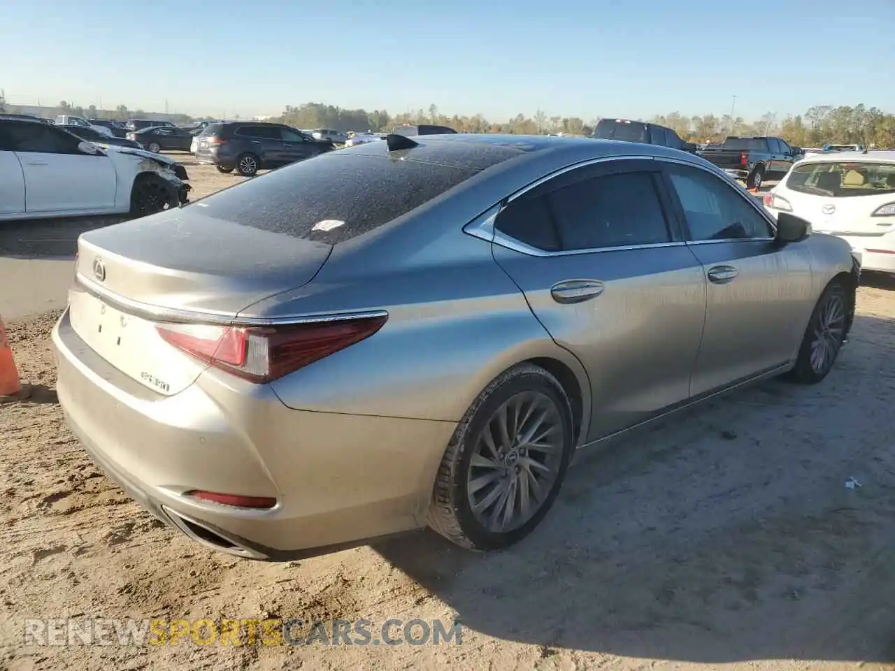 3 Photograph of a damaged car 58AFZ1B12LU062254 LEXUS ES350 2020