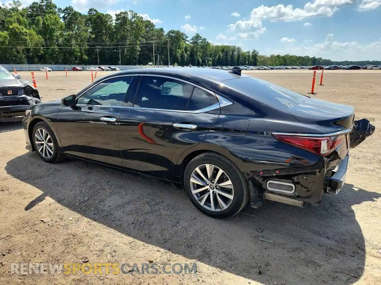 3 fotografías del automóvil dañado 58ACZ1B12MU102482 LEXUS ES350 2021
