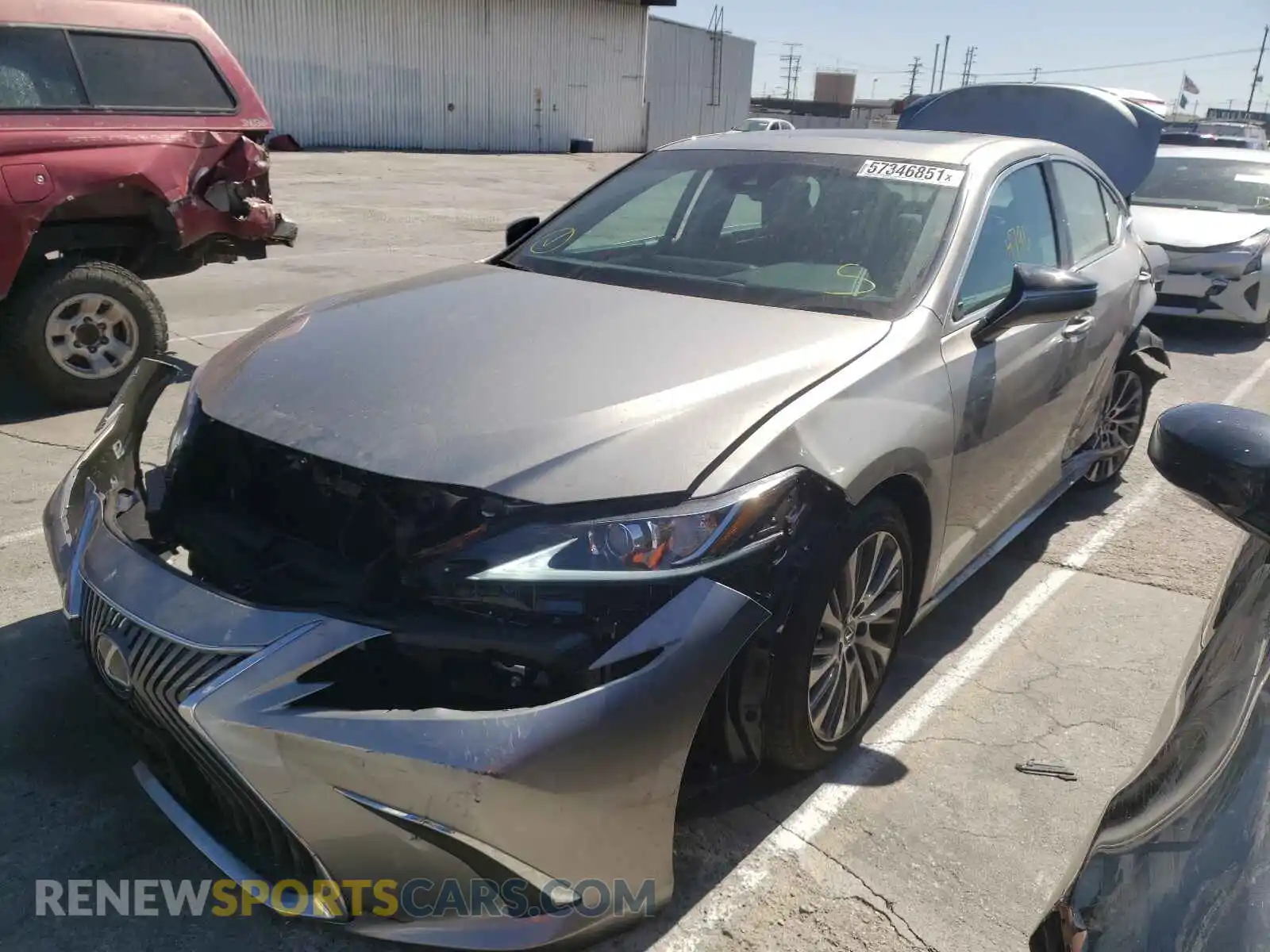 2 fotografías del automóvil dañado 58ADZ1B10MU088411 LEXUS ES350 2021