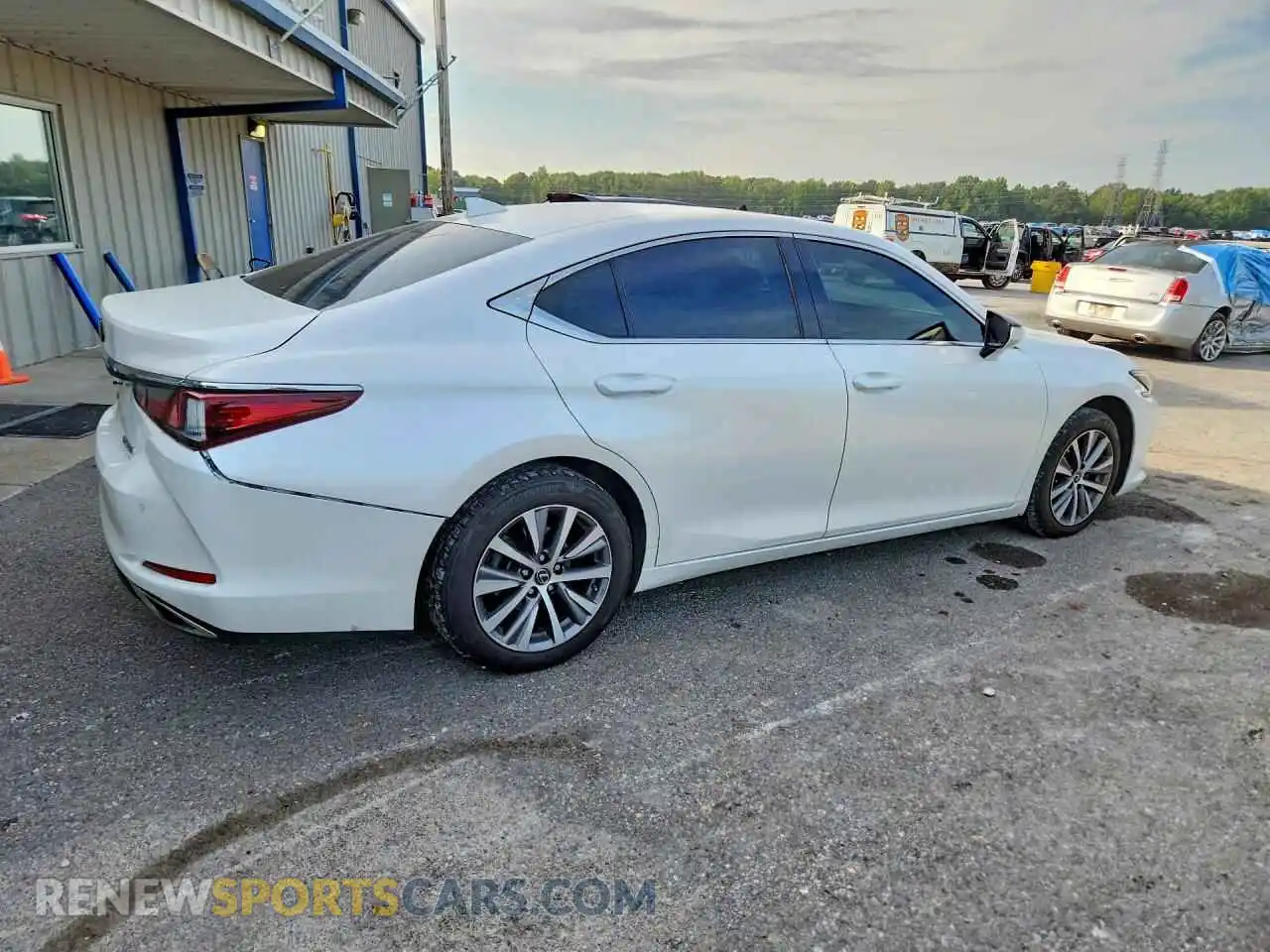3 Photograph of a damaged car 58ADZ1B14MU086760 LEXUS ES350 2021