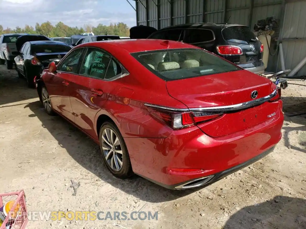 3 fotografías del automóvil dañado 58ADZ1B14MU110135 LEXUS ES350 2021