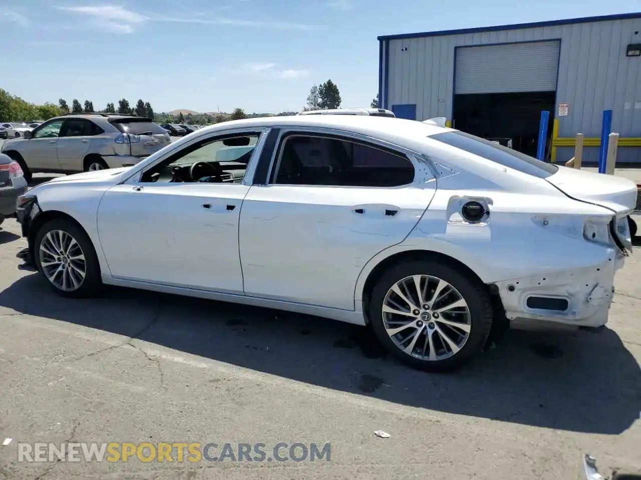 2 Photograph of a damaged car 58ADZ1B15MU082670 LEXUS ES350 2021