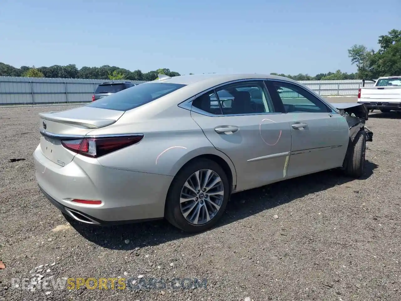 3 Фотография поврежденного автомобиля 58ADZ1B18MU105147 LEXUS ES350 2021